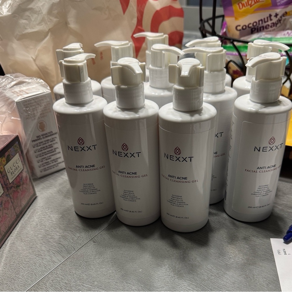 NEXXT Anti Acne Facial Cleansing Gel - White